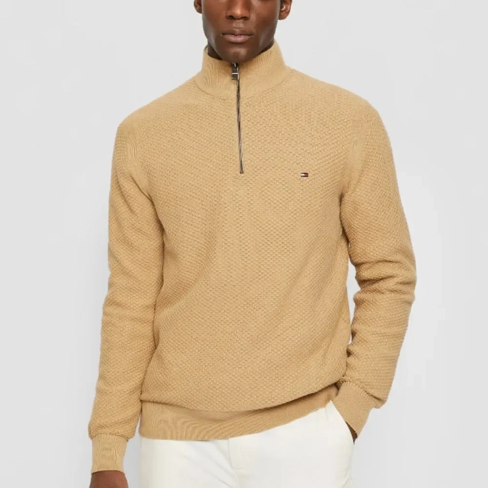 Tommy Hilfiger Men's tan quarter zip textured sweater sz M